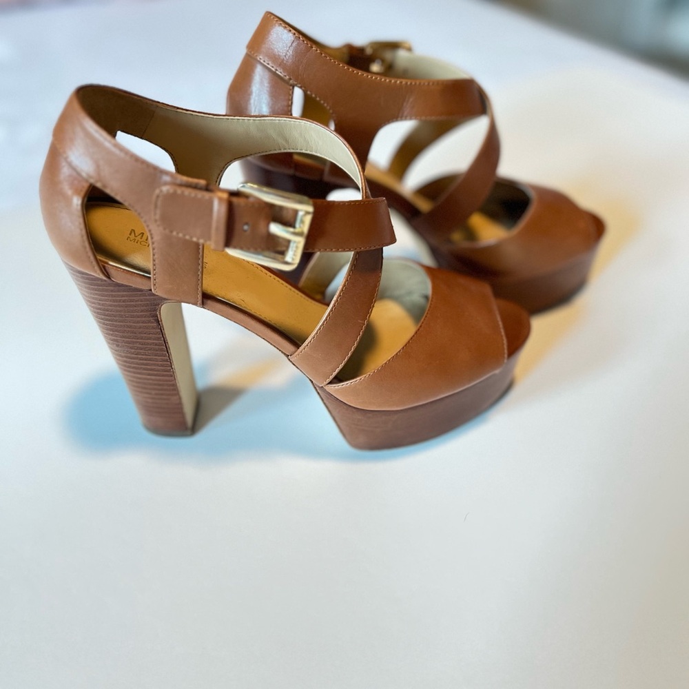 👠Michael Kors Heels👠 - Picture 3 of 5